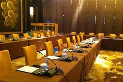 英特爾創(chuàng)新峰會上的翻譯革命 博士同傳與翻譯設備在深圳福田區(qū)下沙的應用